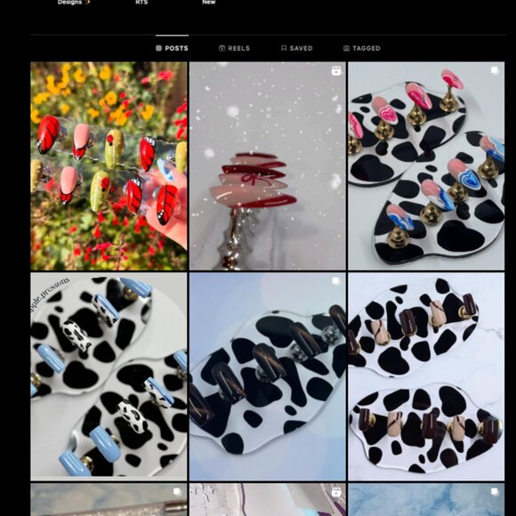 Custom Nail Art - @Pineapple.pressons - Picture 5 of 7